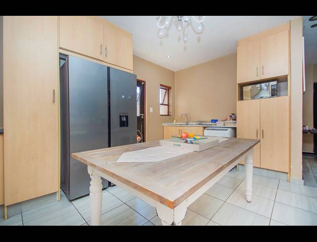 3 BEDROOM HOUSE FOR SALE IN NORTH RIDING
